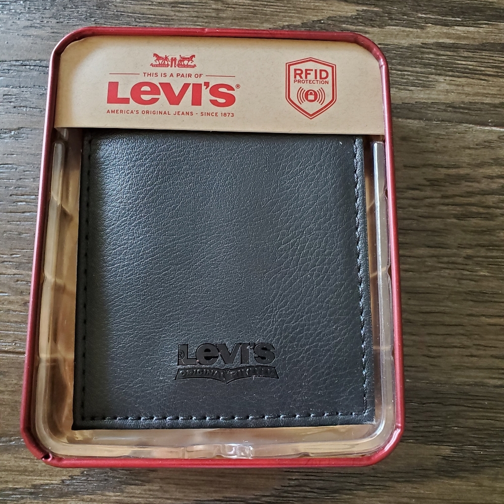 Levi's Men's Trifold Wallet